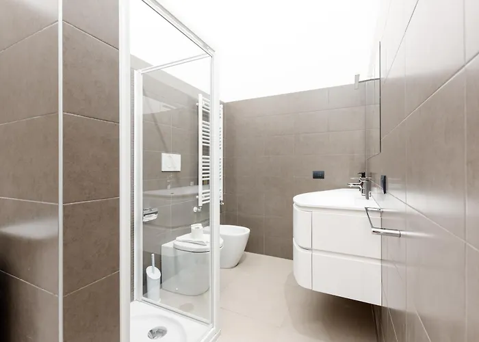 דירה Guesthost - Cozy Corner With Balcony And Private Garage! מילאנו