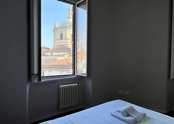 Big Historical Colonne Apartment Milan