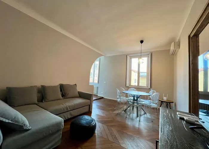 Big Historical Colonne Apartment