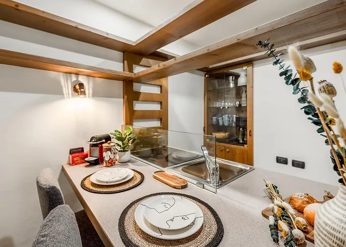 Kibilu - Via Dell'unione - Centre - Duomo * Milán