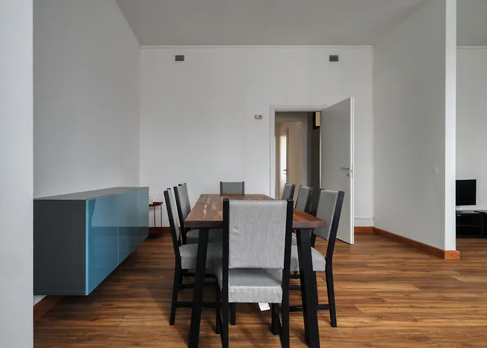 Joivy Chic 3-bed Flat Near Colonne Di San Lorenzo