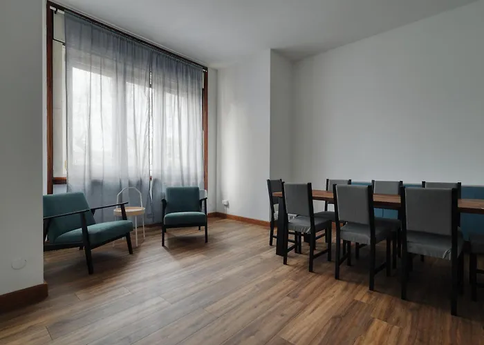 Joivy Chic 3-bed Flat Near Colonne Di San Lorenzo شقة ميلان