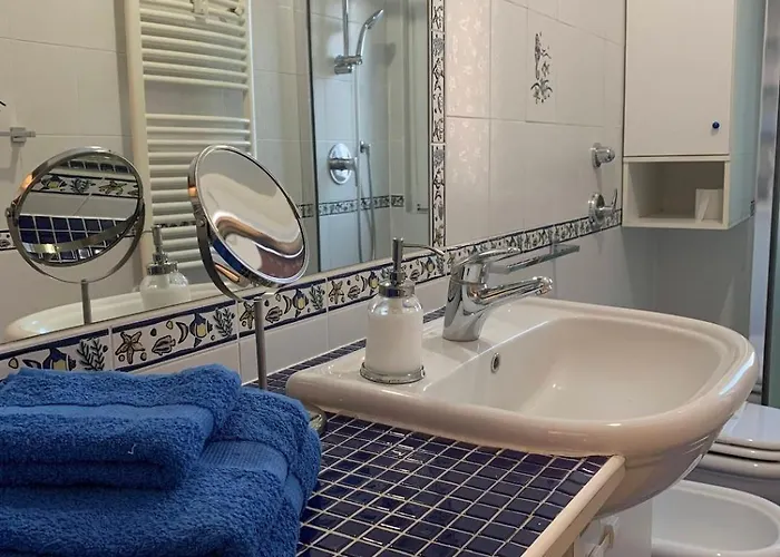 Metro Apartment