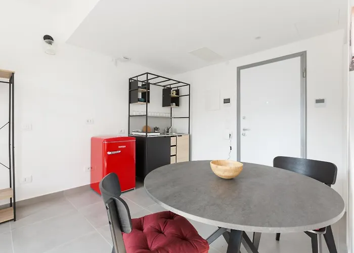 Lägenhet Guesthost - Udine M2 - Bright And Cozy