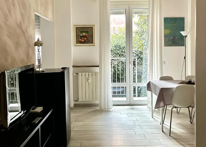 Lovely 2 With Small Garden Appartement Milaan