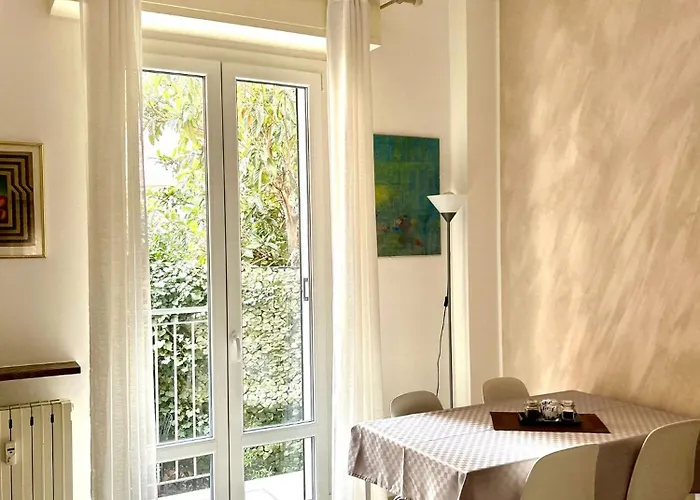 Lovely 2 With Small Garden Milaan