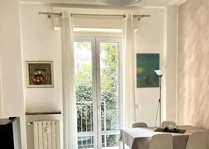 Appartement Lovely 2 With Small Garden Milaan