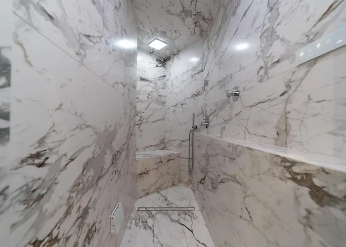 Intrho Duomo Modern With Hammam מילאנו