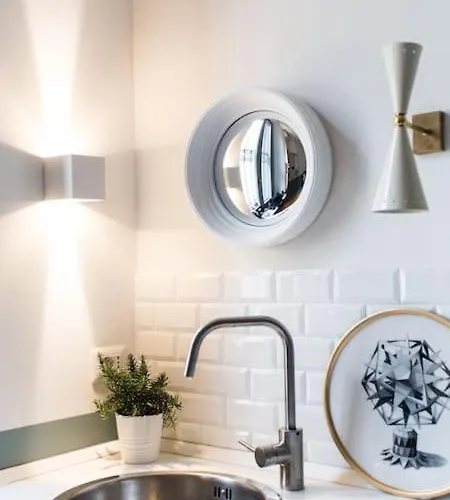 New Elegant Flat 3 Min From Station. *