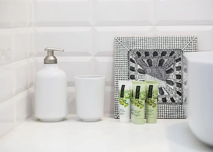 New Elegant Flat 3 Min From Station. *