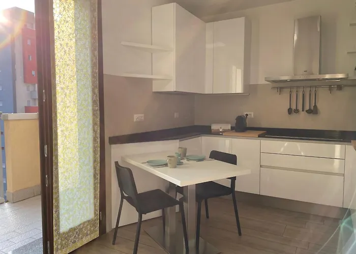 アパート Hospitami - 15 Min Duomo ミラノ