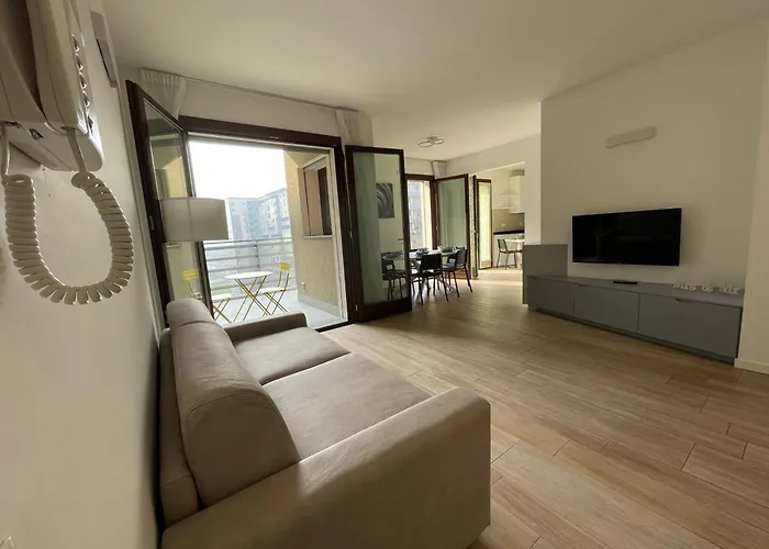 アパート Hospitami - 15 Min Duomo ミラノ