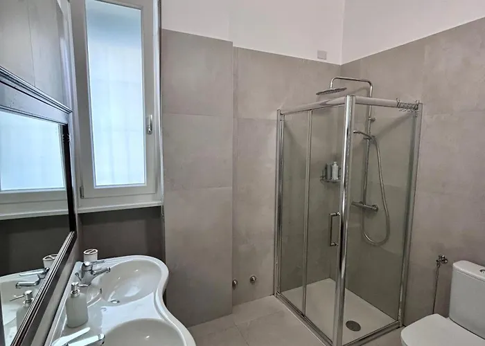 Bilocale In Bande Nere-metro Rossa Duomo דירה *