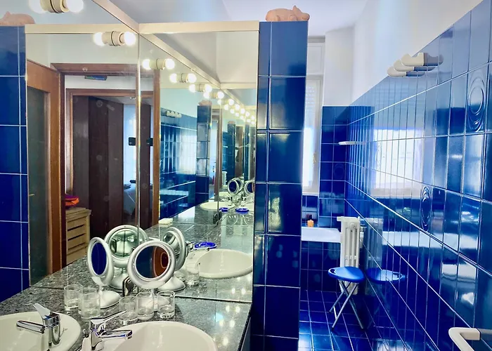 Stanza Cristina E Patrizia Fiere E Moda M4 California Self-check-in 4* מילאנו