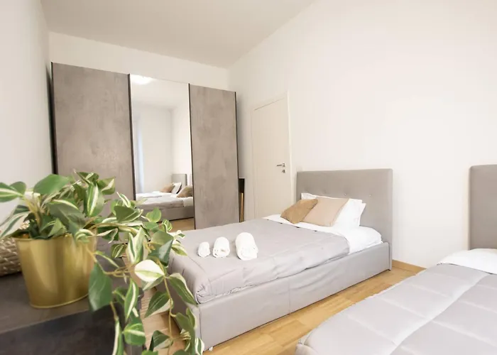We - Premuda Boutique, Milan