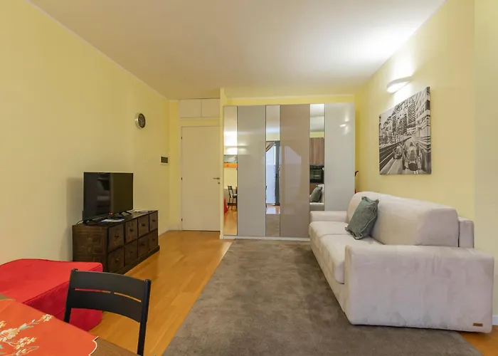 Xenia - Elegant 10 Min From Linate Apartmán