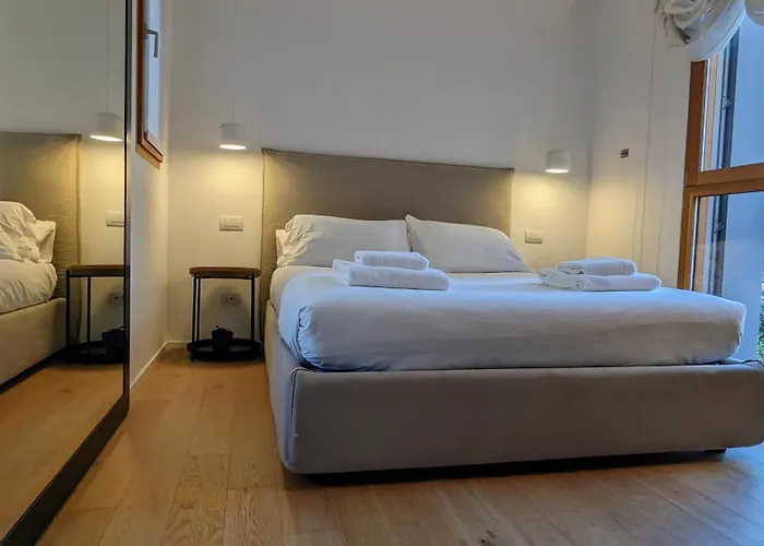 Apartman Mantega At Navigli - Pool And Garage Milánó