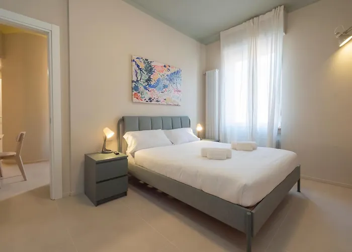 Ihost - Stendhal 49 * Milán