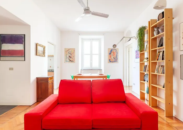 Comodo Nel Centro Storico Di - San Vincenzo Apartment Milan