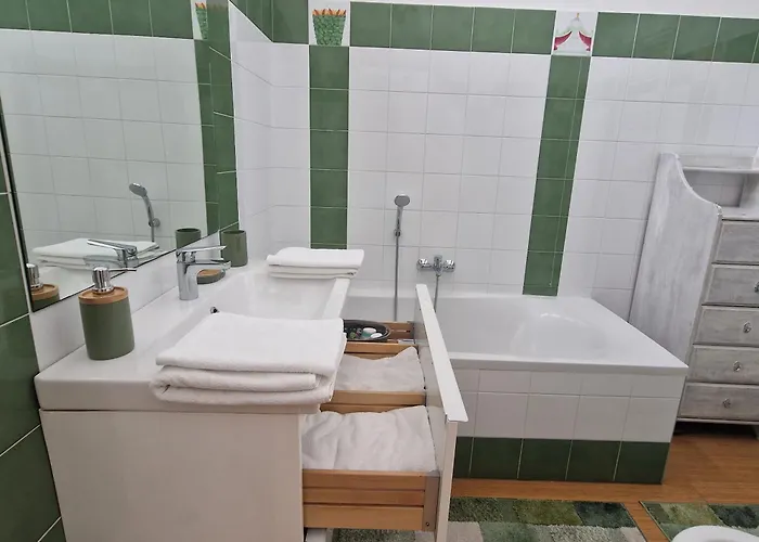 Stanza In Con Giardino