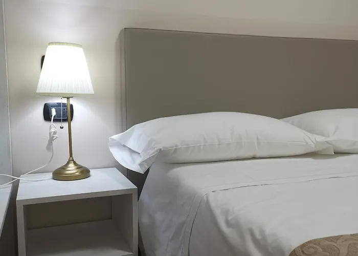 Station Group - Via Sammartini 15 Gæstehus