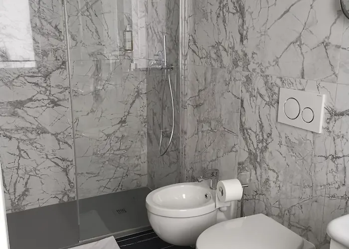 Station Group - Via Sammartini 15