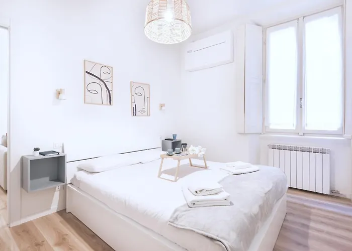 Easylife - - Lecco 5 P2 - In Porta Venezia *