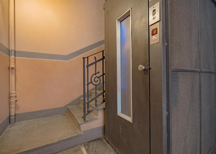 公寓 2 Bedroom - Buzzi Hospital, Sempione, Mico, 100mt Metrom5 *