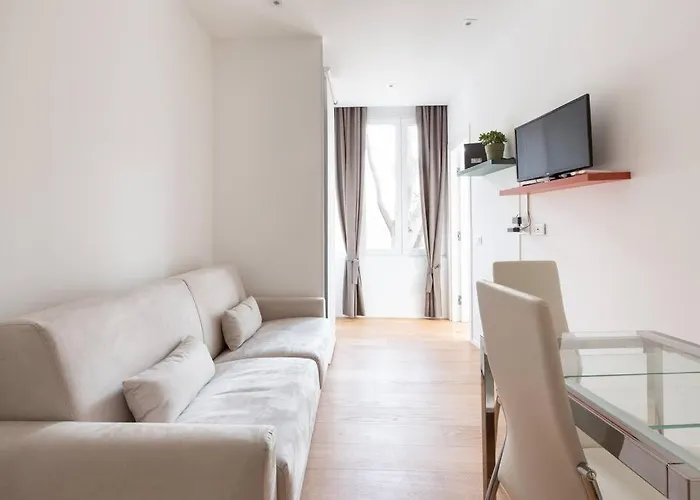 Easytopstay - Porta Romana Urban Chic *