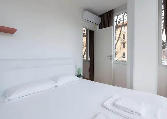 Easytopstay - Porta Romana Urban Chic