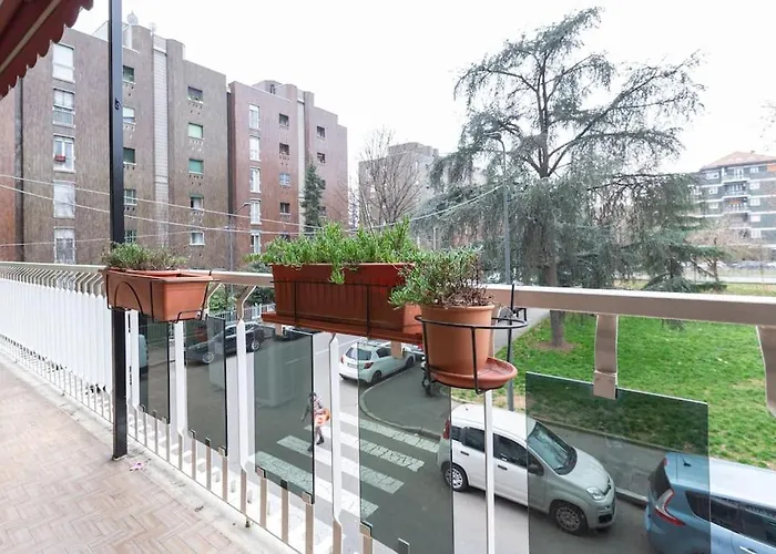 Appartamento Easytopstay - Large Close To Metro