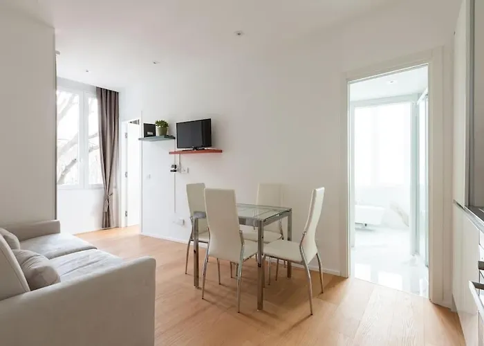 Appartement Easytopstay - Porta Romana Urban Chic