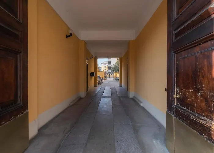 Ihost - Stendhal 49 * מילאנו