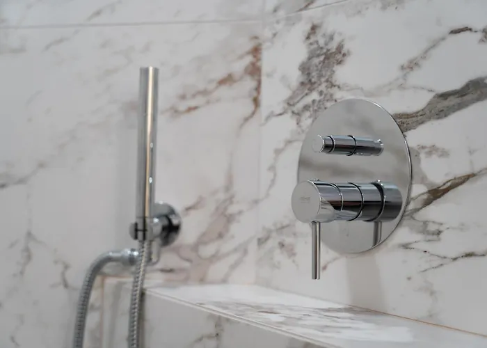 Intrho Duomo Modern With Hammam شقة ميلان