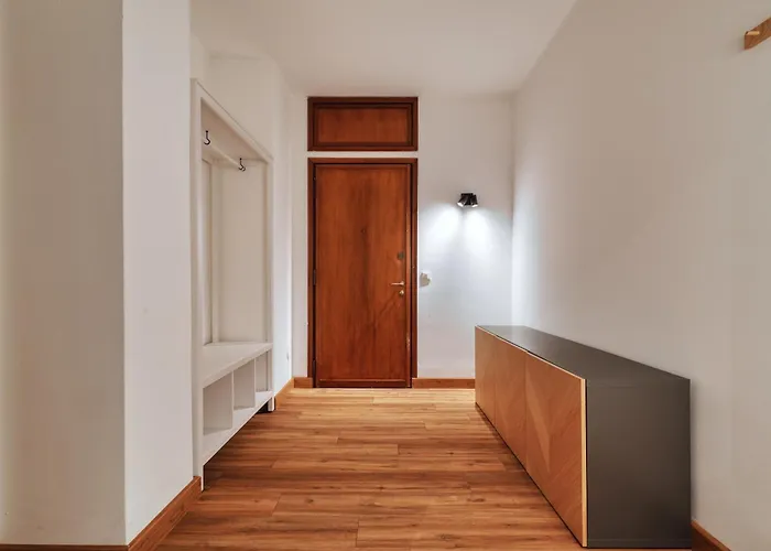 Joivy Chic 3-bed Flat Near Colonne Di San Lorenzo *