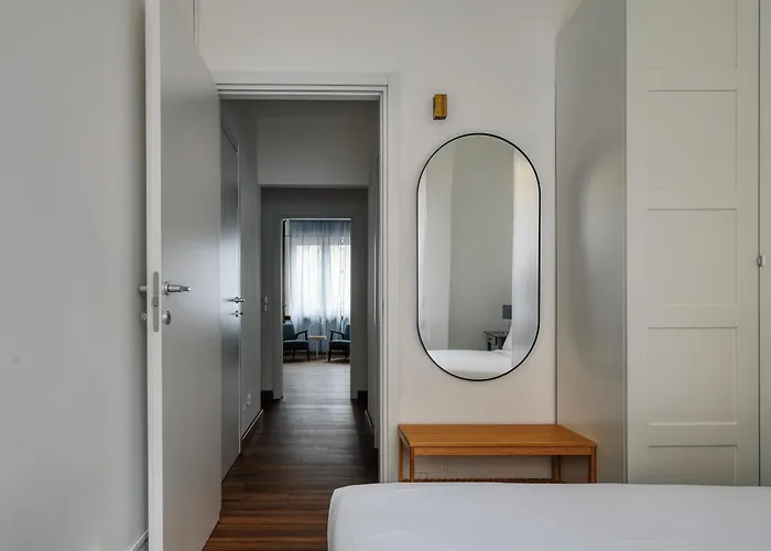 Joivy Chic 3-bed Flat Near Colonne Di San Lorenzo