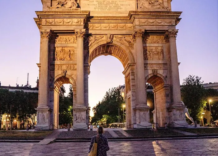 Iconic House Navigli - Bilocale Moderno Ed Elegante アパート ミラノ