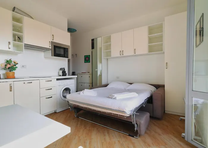 Colorful Nolo Apartman