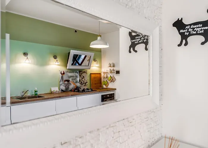 Bright Loft - Free Private Parking