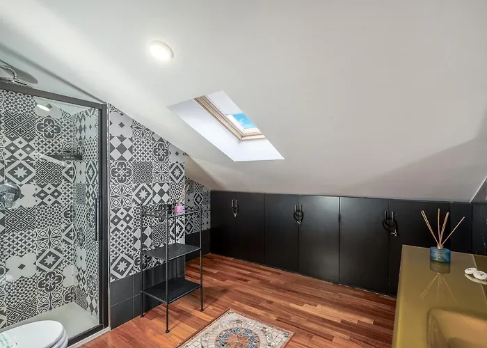 Appartement Bright Loft - Free Private Parking Milaan