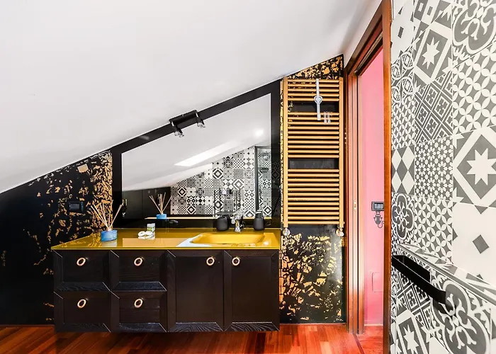 Bright Loft - Free Private Parking