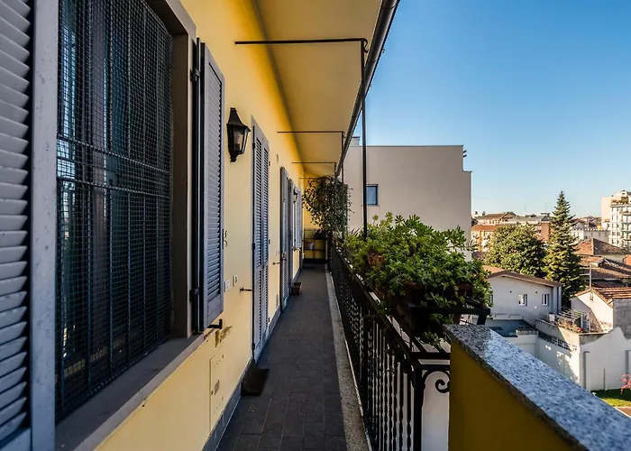 Appartement Bright Loft - Free Private Parking Milaan