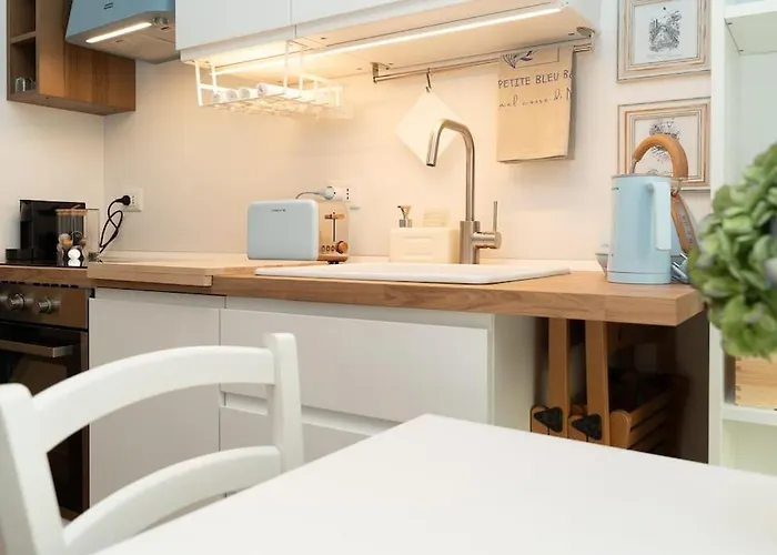 Ma Petite Bleu Apartment