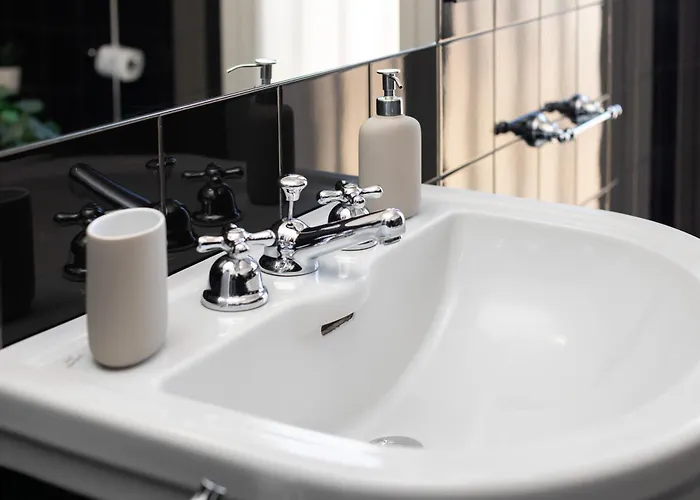 Black & White Vista Duomo 400 Metri 아파트 *