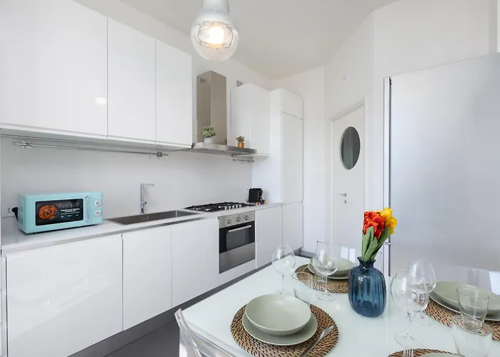 Black & White Vista Duomo 400 Metri 아파트 *