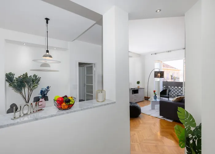 아파트 Black & White Vista Duomo 400 Metri *