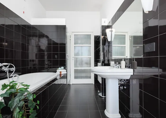 Black & White Vista Duomo 400 Metri 밀라노