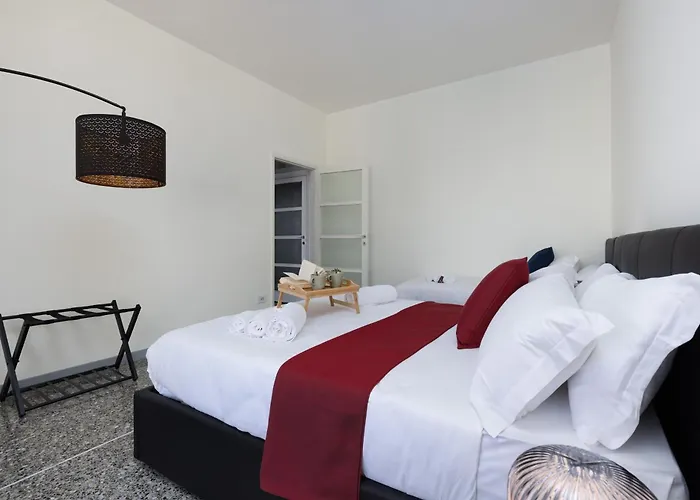 Black & White Vista Duomo 400 Metri 아파트 *