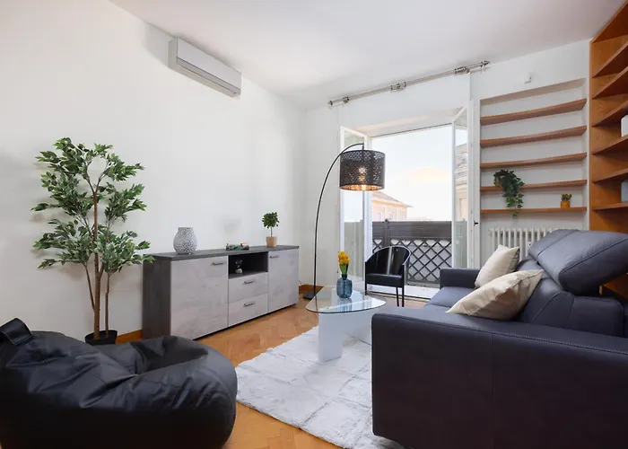 아파트 Black & White Vista Duomo 400 Metri *