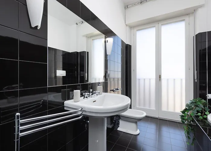 Black & White Vista Duomo 400 Metri 아파트